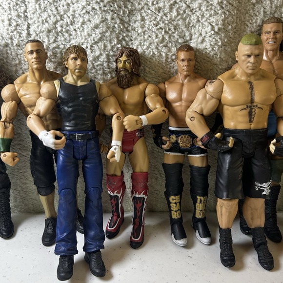WWE Wrestling Action Figures Lot of 9 Collectibles Mixed Wrestlers - Picture 3 of 4